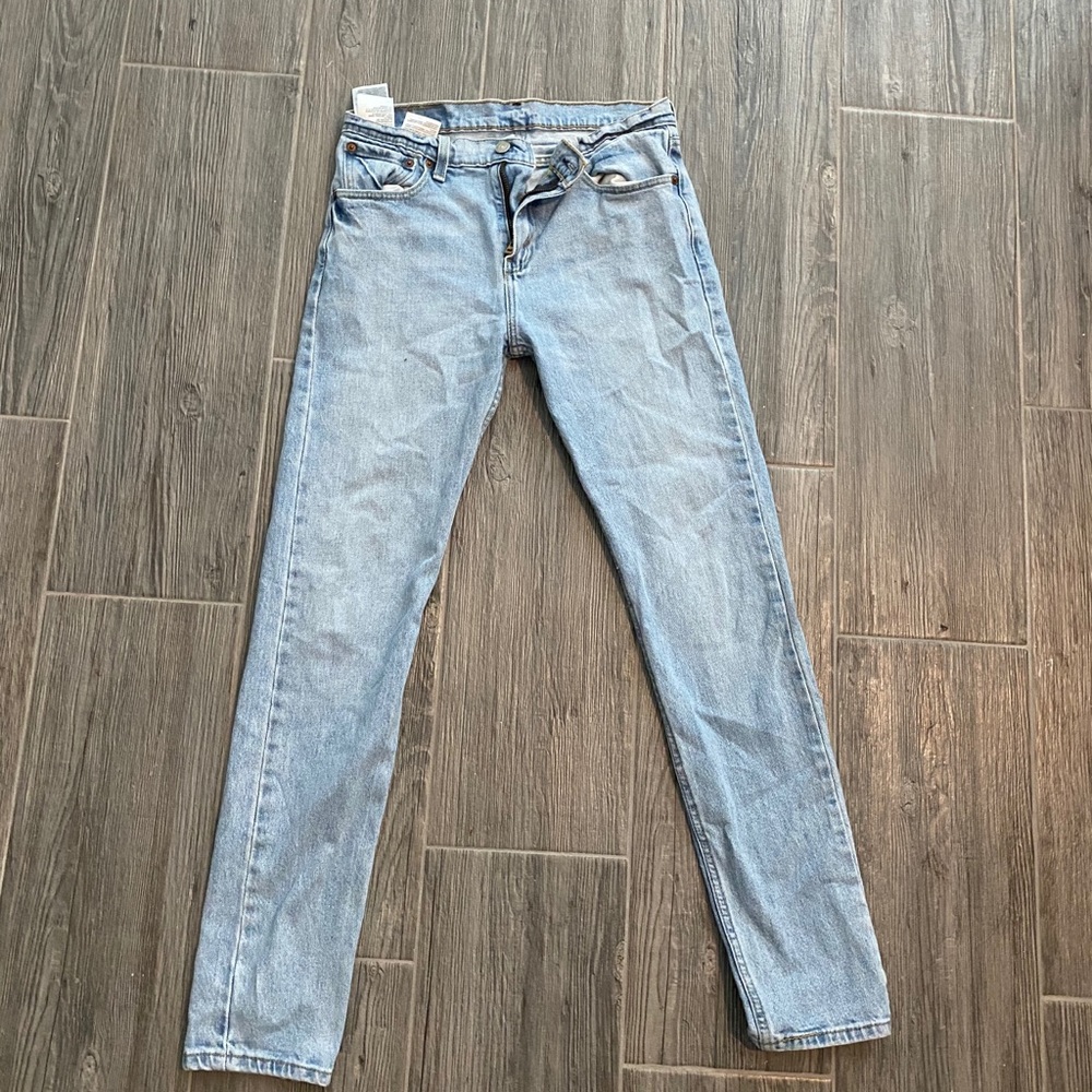 women’s levi’s straight leg